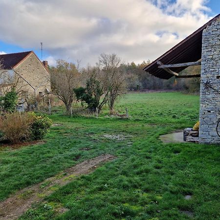 Gite Les Frenes Avec Pre Dans Joli Hameau Vermenton Exterior photo